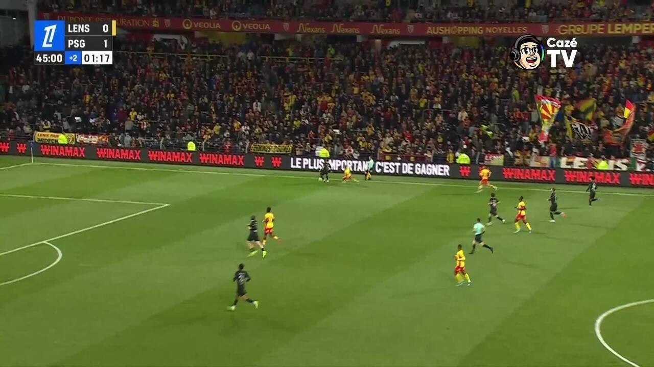 Jogo do Campeonato Francês é suspenso após invasão de torcedores e arremesso de sinalizadores