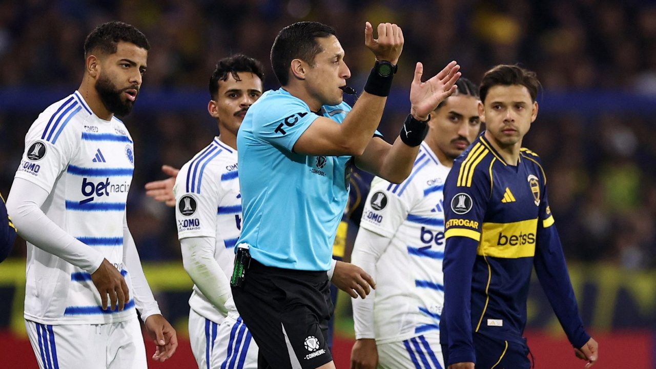 Imprensa argentina e jogadores do Boca Juniors criticam arbitragem em empate com o Cruzeiro na Libertadores