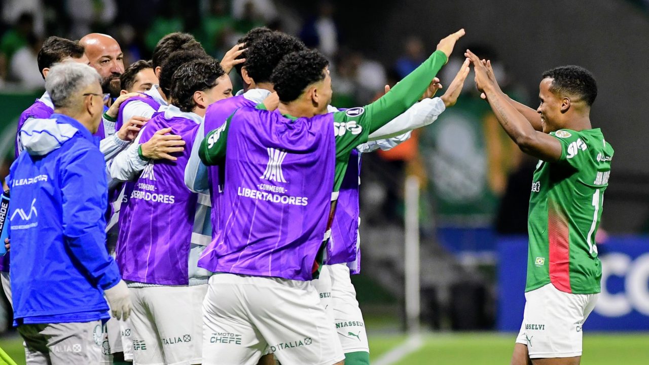 Palmeiras pode encarar Flamengo ou Corinthians nas oitavas da Libertadores; sorteio define confrontos