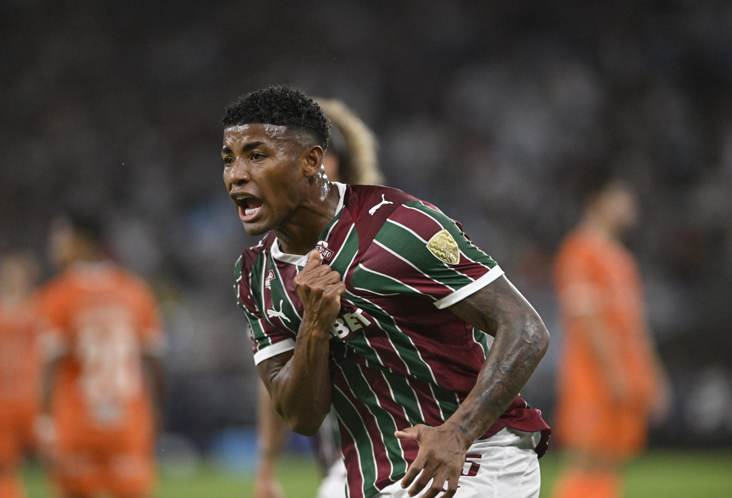 Jogadores do Fluminense comemoram um gol durante a partida contra o Deportivo La Guaira pela CONMEBOL Libertadores.