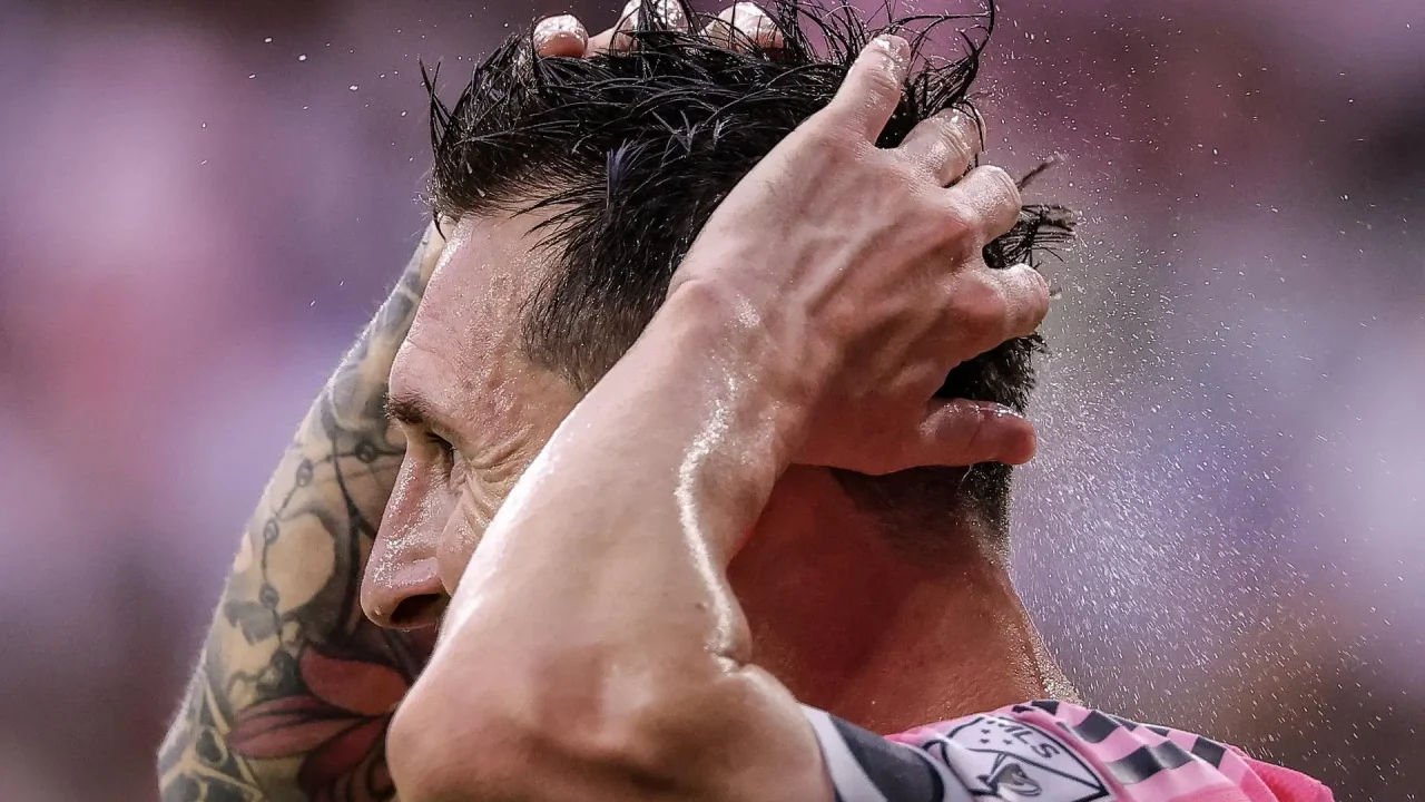 Messi sente dores e preocupa torcida argentina às vésperas da Copa do Mundo