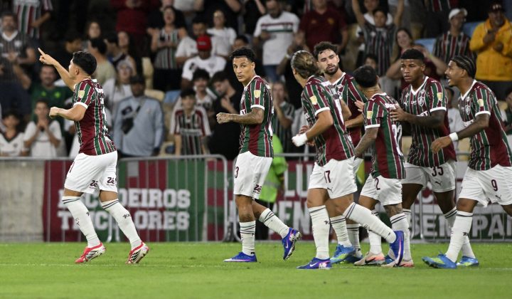 Fluminense garante vaga nas oitavas da Libertadores em noite de apreensão e festa no Maracanã