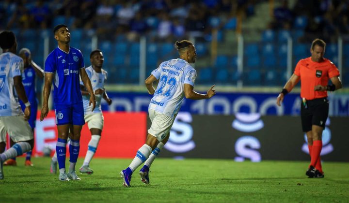 Braithwaite brilha na Copa do Brasil e se reafirma como artilheiro do Grêmio