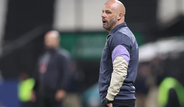 Franclim Carvalho, Técnico do Botafogo, Expressa Insatisfação Apesar da Vitória na Sul-Americana