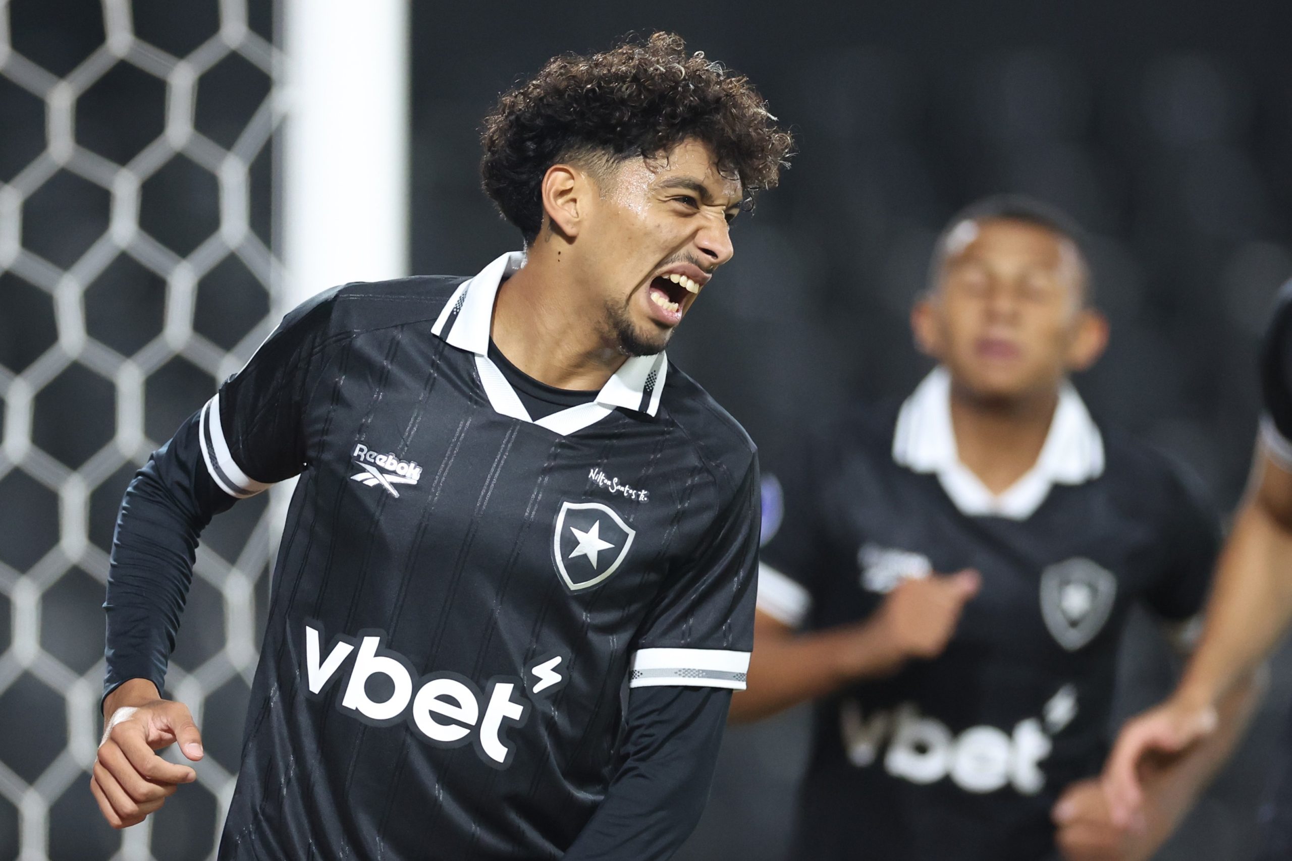 Jogadores do Botafogo comemoram um gol durante a partida contra o Independiente Petrolero pela Copa Sul-Americana.