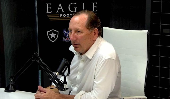 John Textor entra na Justiça contra a Eagle e alega ser dono de 90% do Botafogo
