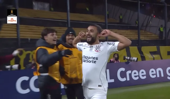 Labyad comemora primeiro gol pelo Corinthians e pede permanência de Memphis Depay