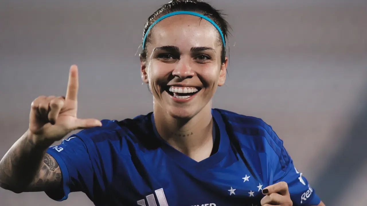 Cruzeiro Vence Corinthians e Embola Disputa no Brasileirão Feminino