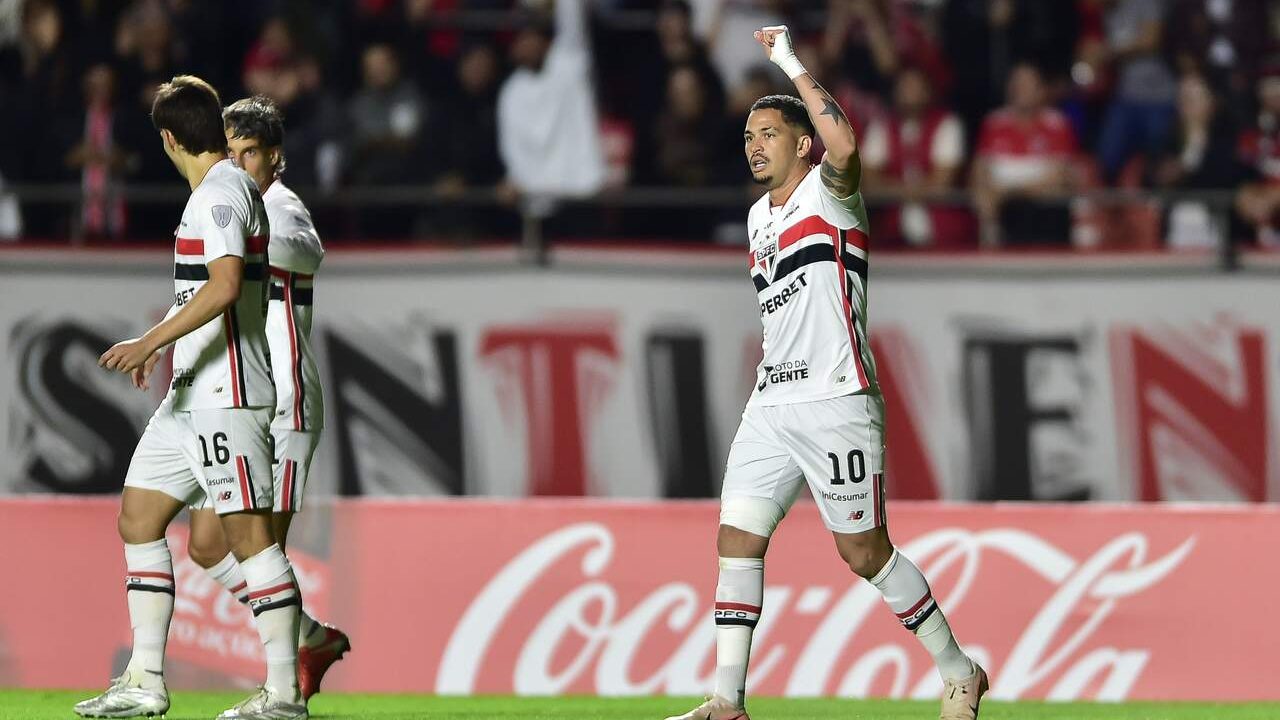 Luciano pede ajuda a Dorival Júnior para recuperar confiança no elenco do São Paulo