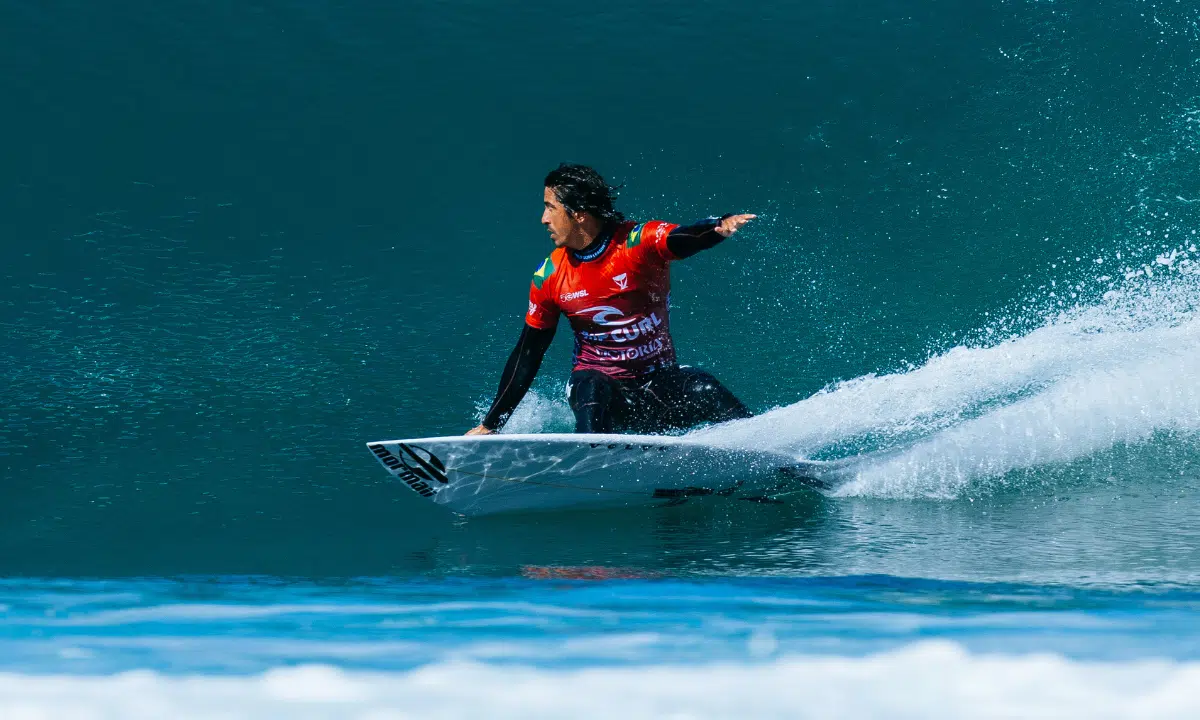 WSL na Nova Zelândia: Brasileiros avançam para quartas de final