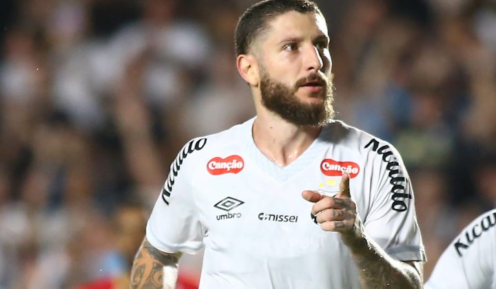 Santos Plans Squad Overhaul for Second Half of Season