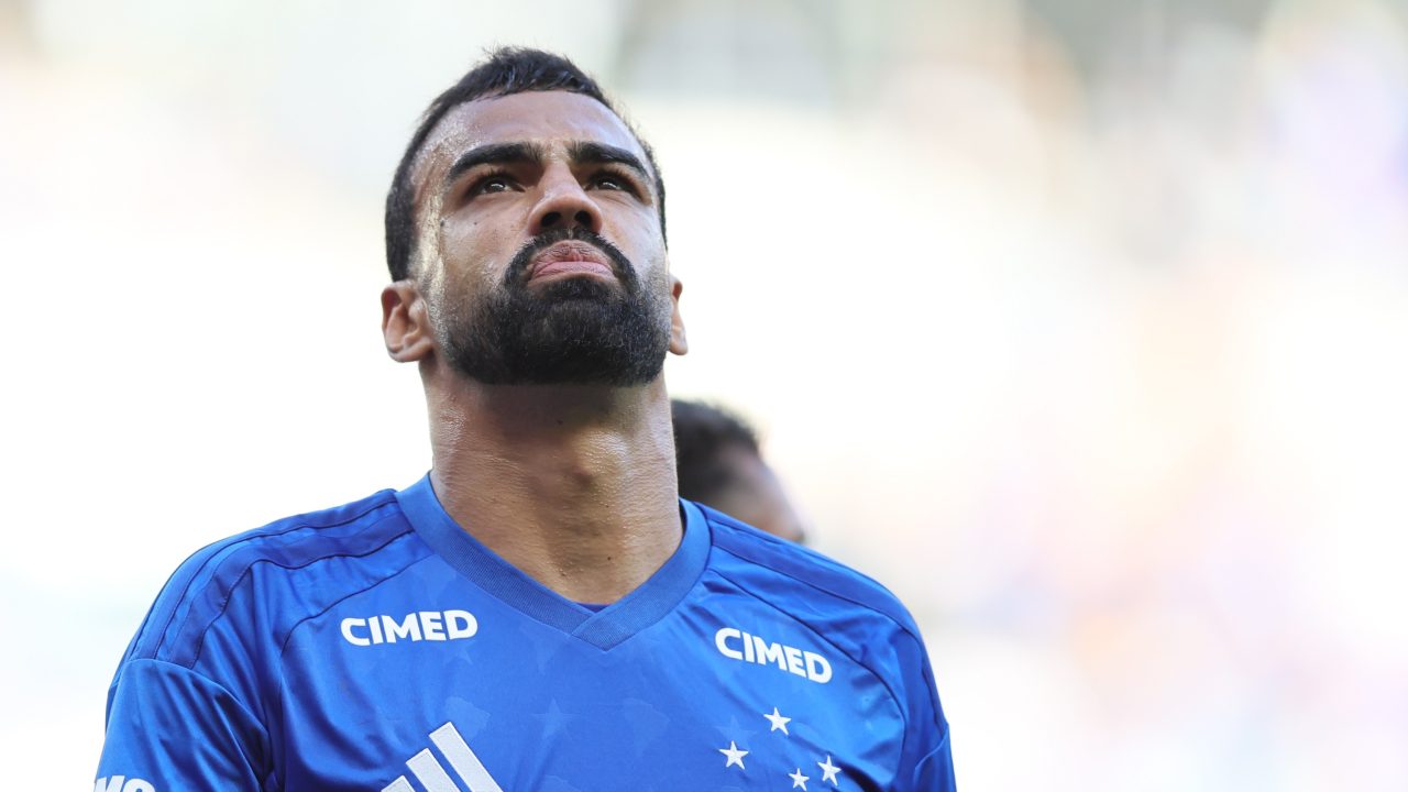 Fabrício Bruno celebra reencontro com a Chapecoense, clube que considera “base sólida” em sua carreira