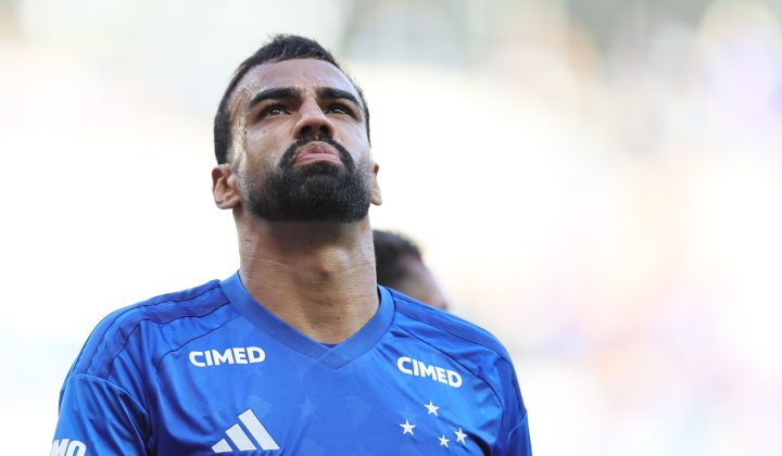 Fabrício Bruno celebra reencontro com a Chapecoense, clube que considera “base sólida” em sua carreira