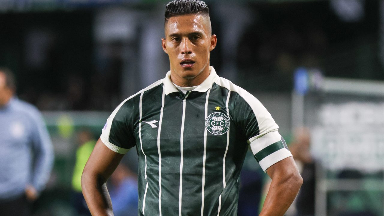 Sebastián Gómez iguala marca histórica de estrangeiros no Coritiba e mira liderança