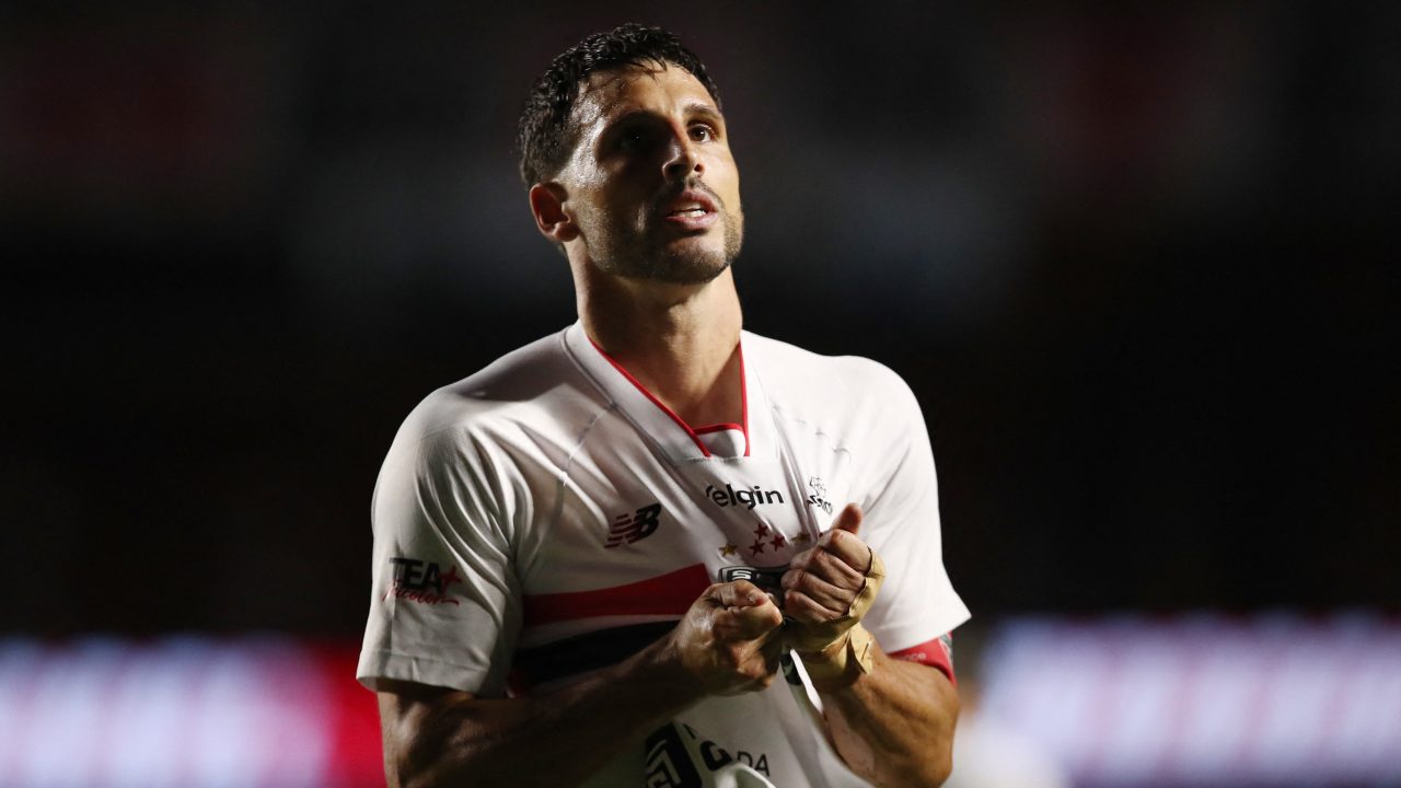 Renovação de Calleri com o São Paulo: Conversas Estagnadas, Mas Sem Alarme