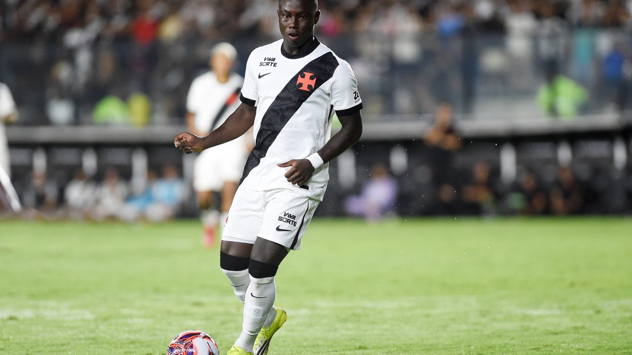 Vasco: Entenda as regras do limite de jogos e quem pode sair do clube
