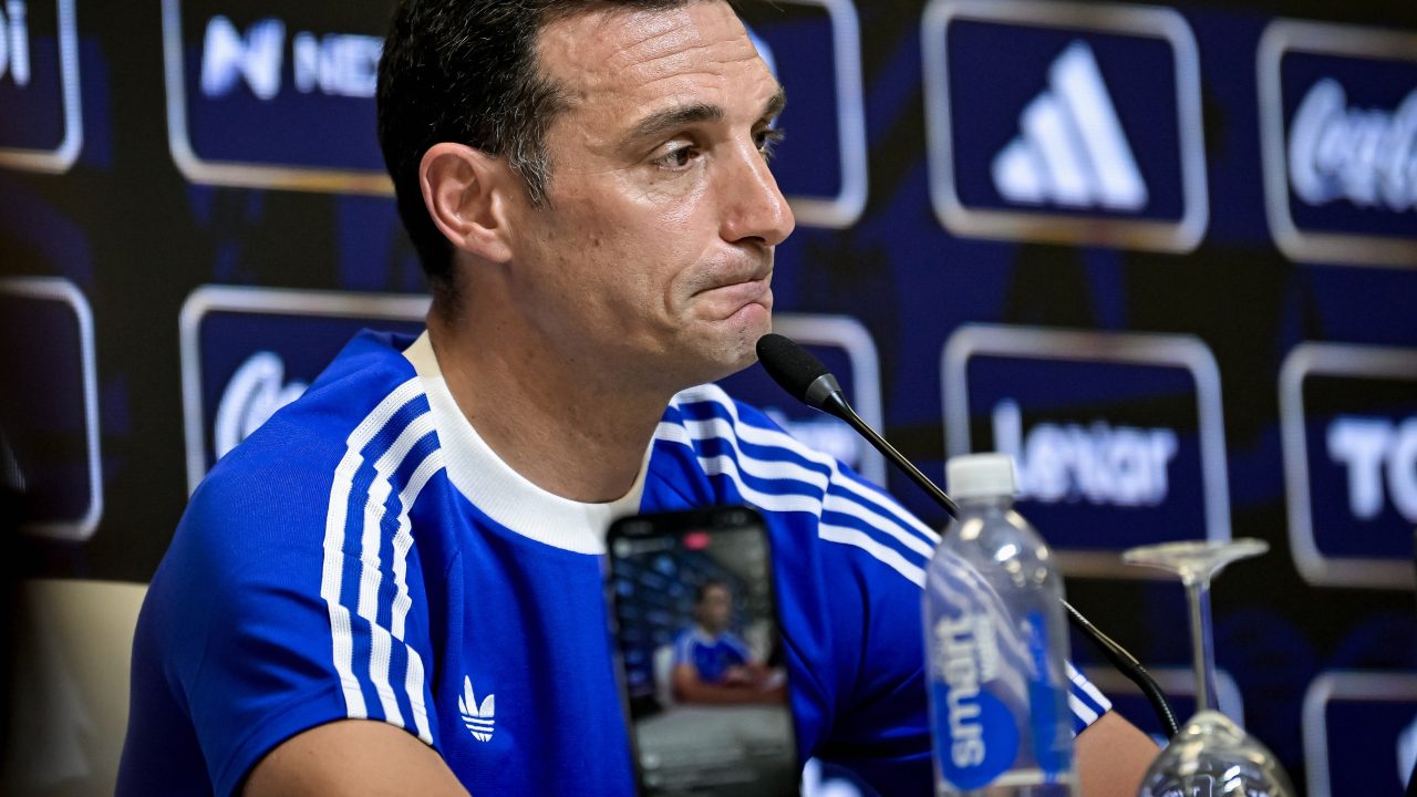 Scaloni adia definição da lista da Argentina para a Copa do Mundo e explica ausência de Dybala