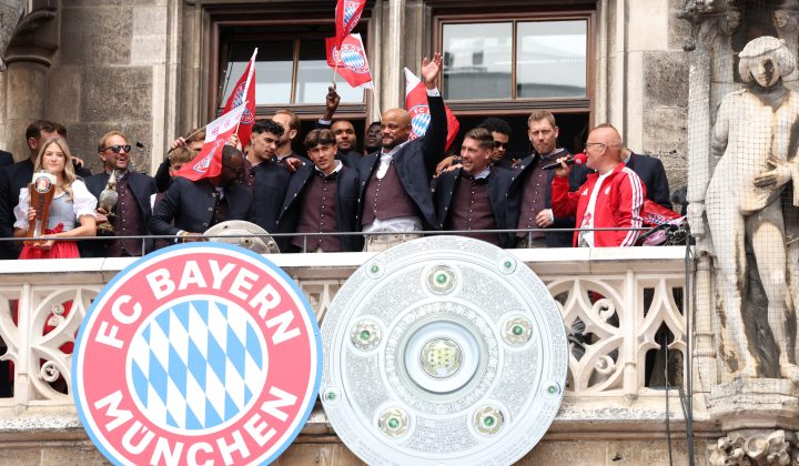 Torcedores rivais do Munique 1860 provocam Bayern em festa de título da Bundesliga