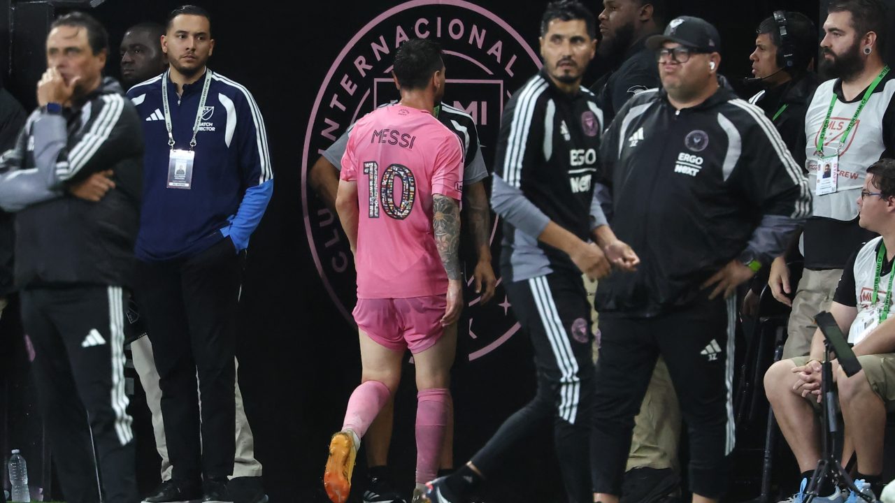 Messi deixa Inter Miami com dores antes de se reapresentar à seleção argentina