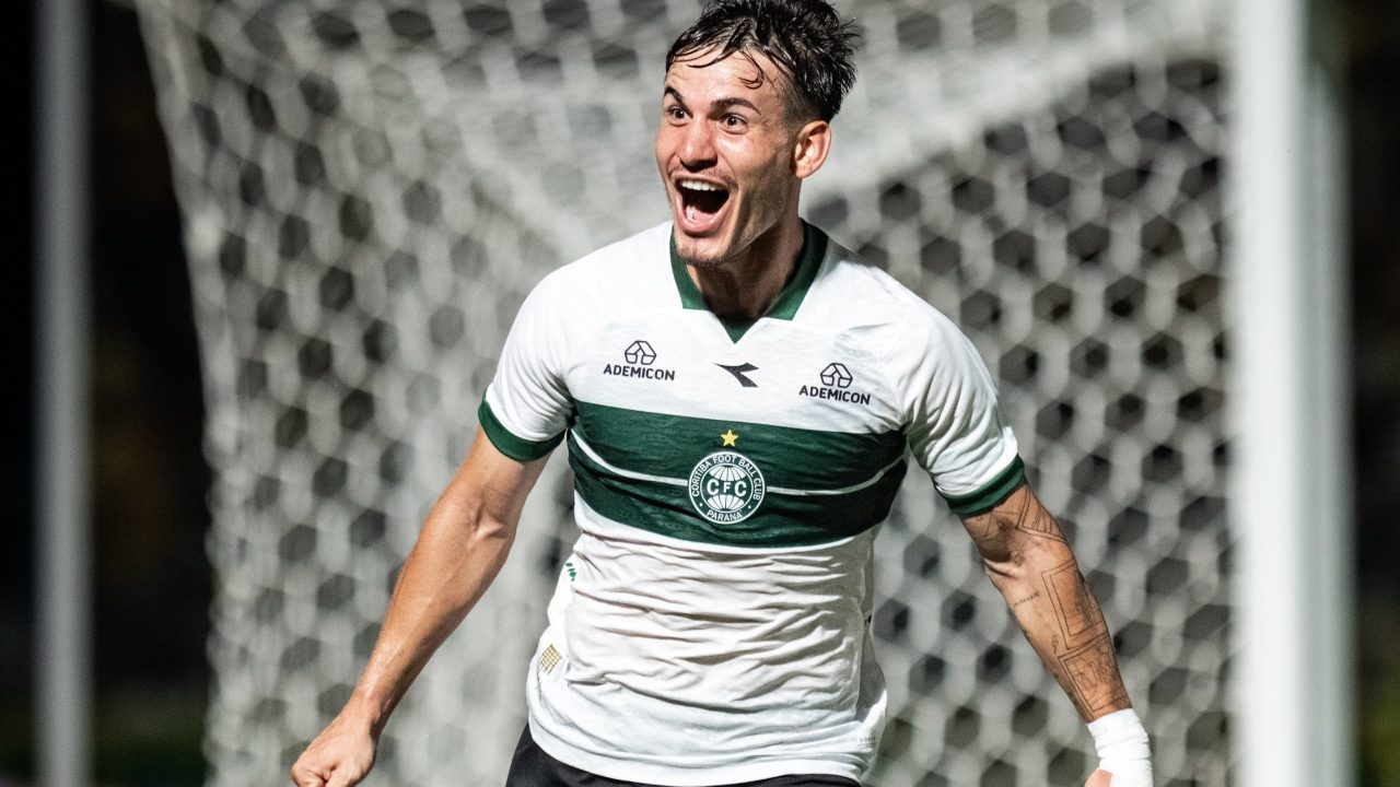 Lavega Transforma Desconfiança em Destaque no Coritiba e Supera Conterrâneos na Série A