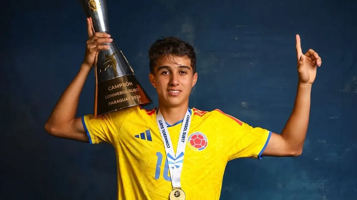 Liverpool mira joia colombiana de 17 anos comparada a Kaká