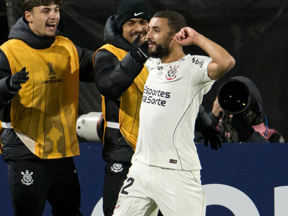 Zakaria Labyad celebra primeiro gol e estreia como titular na vitória do Corinthians pela Libertadores