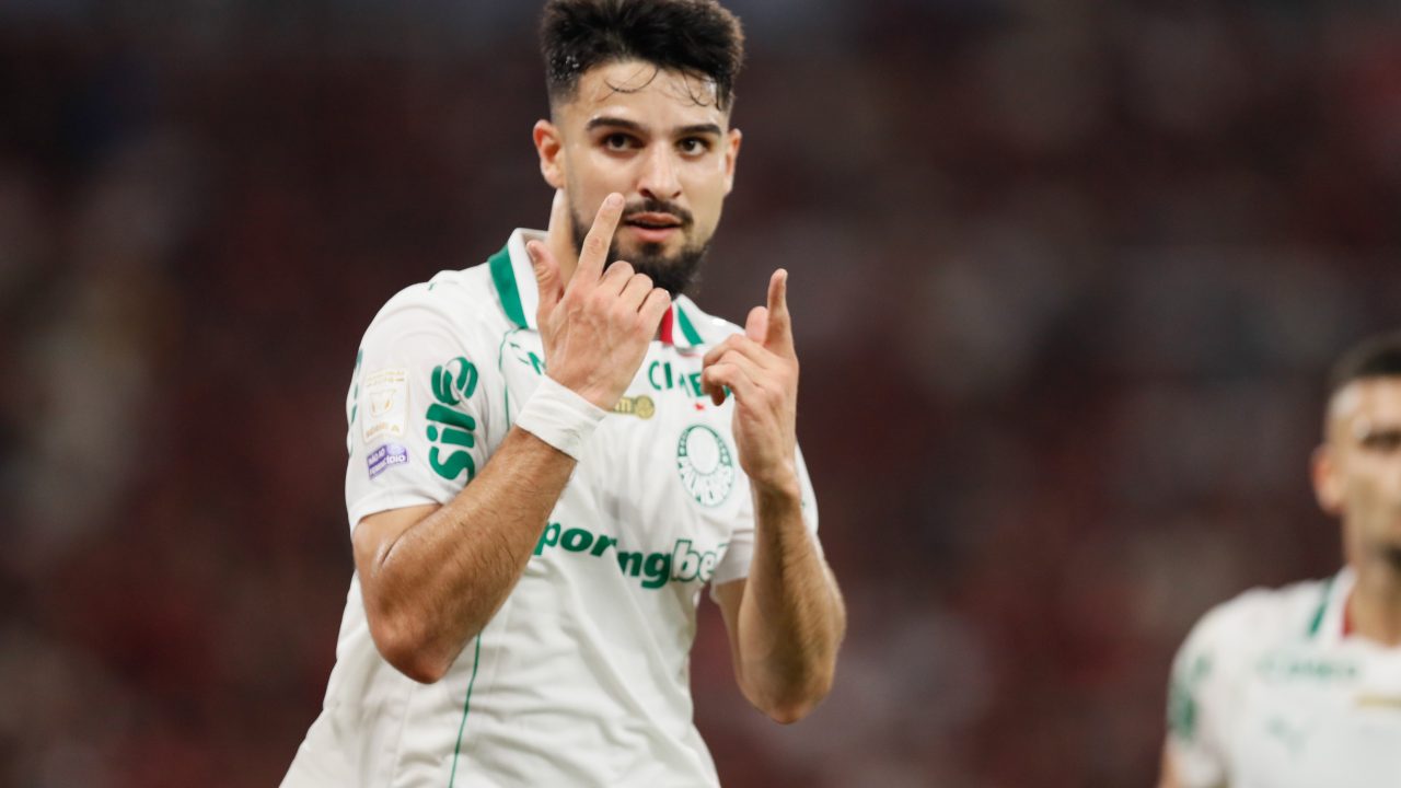 Flaco López se despede do Palmeiras antes da Copa do Mundo em meio a incertezas sobre o futuro