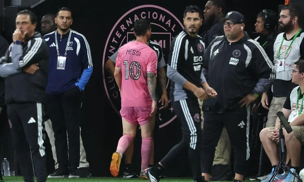 Messi sente incômodo muscular e deixa jogo do Inter Miami preocupando a Argentina