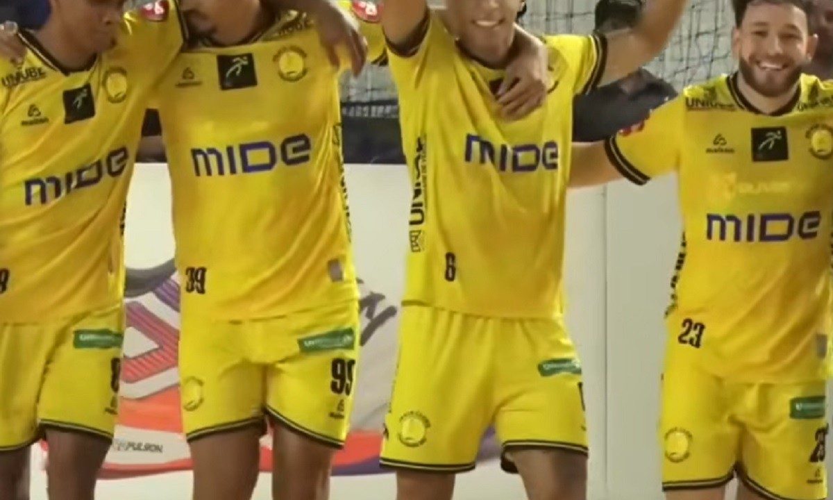 Praia Clube goleia Marreco e mantém liderança na Liga Nacional de Futsal