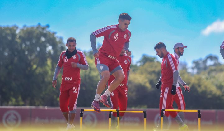 Pezzolano avalia opções para substituir Carbonero no Inter contra o Vitória