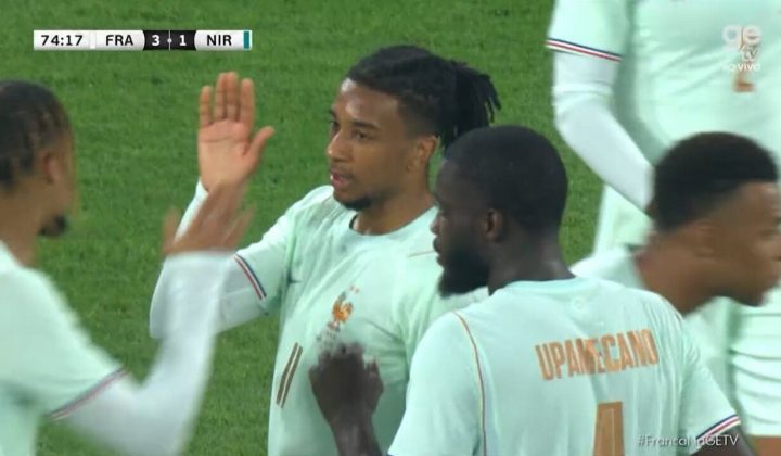 Michael Olise brilha com hat-trick pela França e ganha destaque na Europa