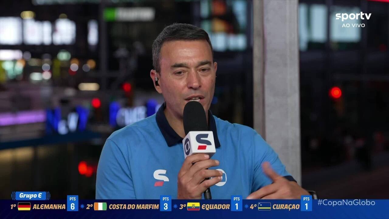 Jogadores da Copa usam meias rasgadas: entenda o motivo da tendência