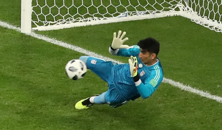 Alireza Beiranvand, o confiável goleiro da seleção do Irã, tem se consolidado como um dos nomes mais importantes do futebol de seu país, com