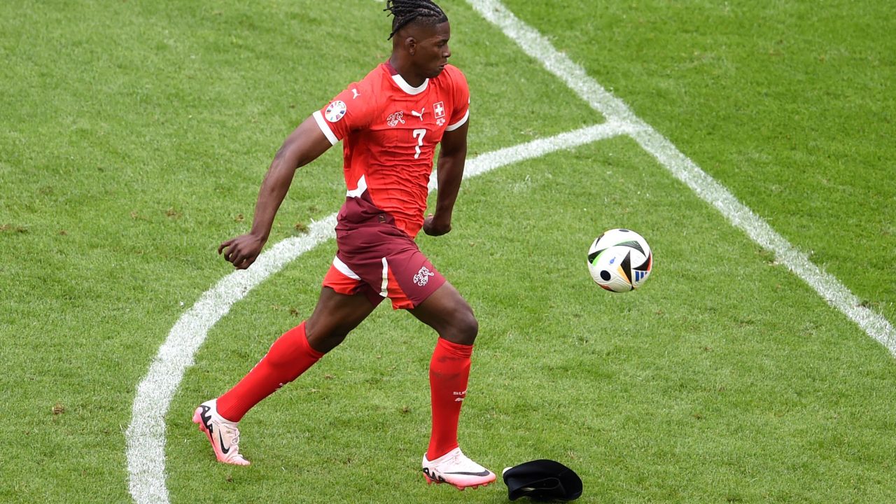Breel Embolo obtém visto e se junta à seleção suíça para a Copa do Mundo de 2026