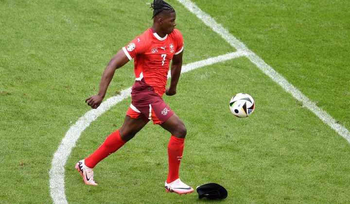 Breel Embolo obtém visto e se junta à seleção suíça para a Copa do Mundo de 2026