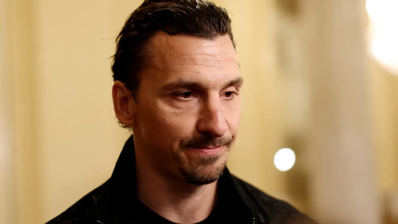 Zlatan Ibrahimovic, o icônico ex-atacante sueco, expressou forte desaprovação em relação ao desempenho e às escolhas táticas de Ronald Koema