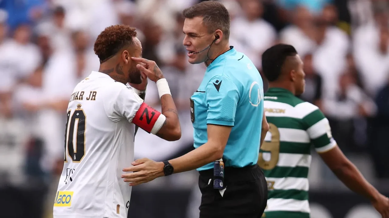 Neymar e Gustavo Henrique lideram lista de indisciplinados no Santos na temporada