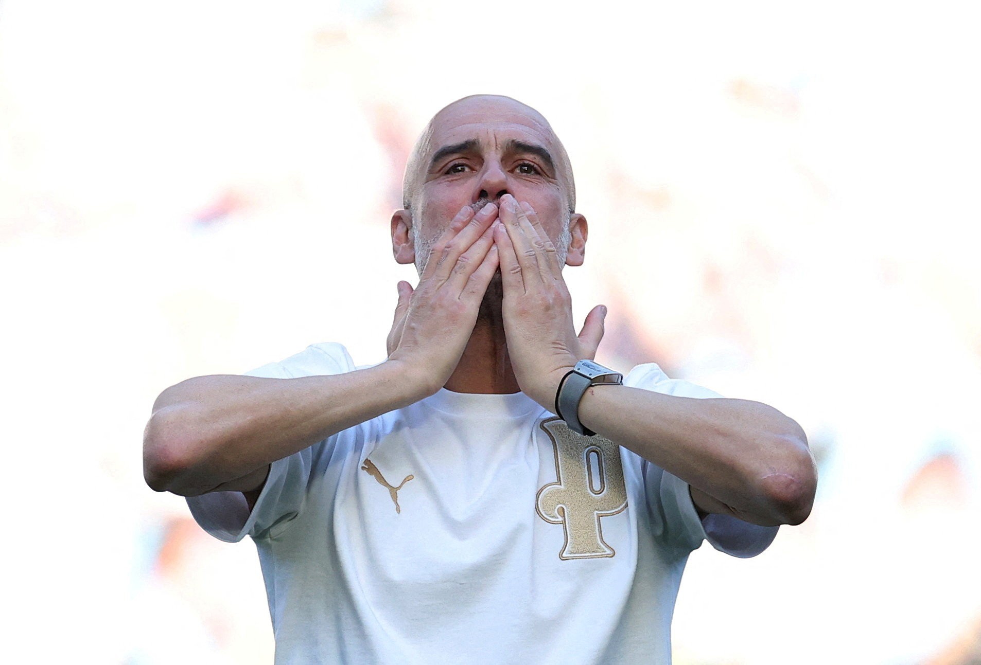 Pep Guardiola, técnico espanhol, em ação durante uma partida pelo Manchester City.