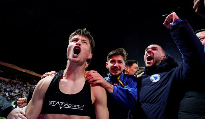 A trajetória de Esmir Bajraktarevic, o meio-campista que se tornou herói nacional ao converter o pênalti decisivo que classificou a Bósnia e