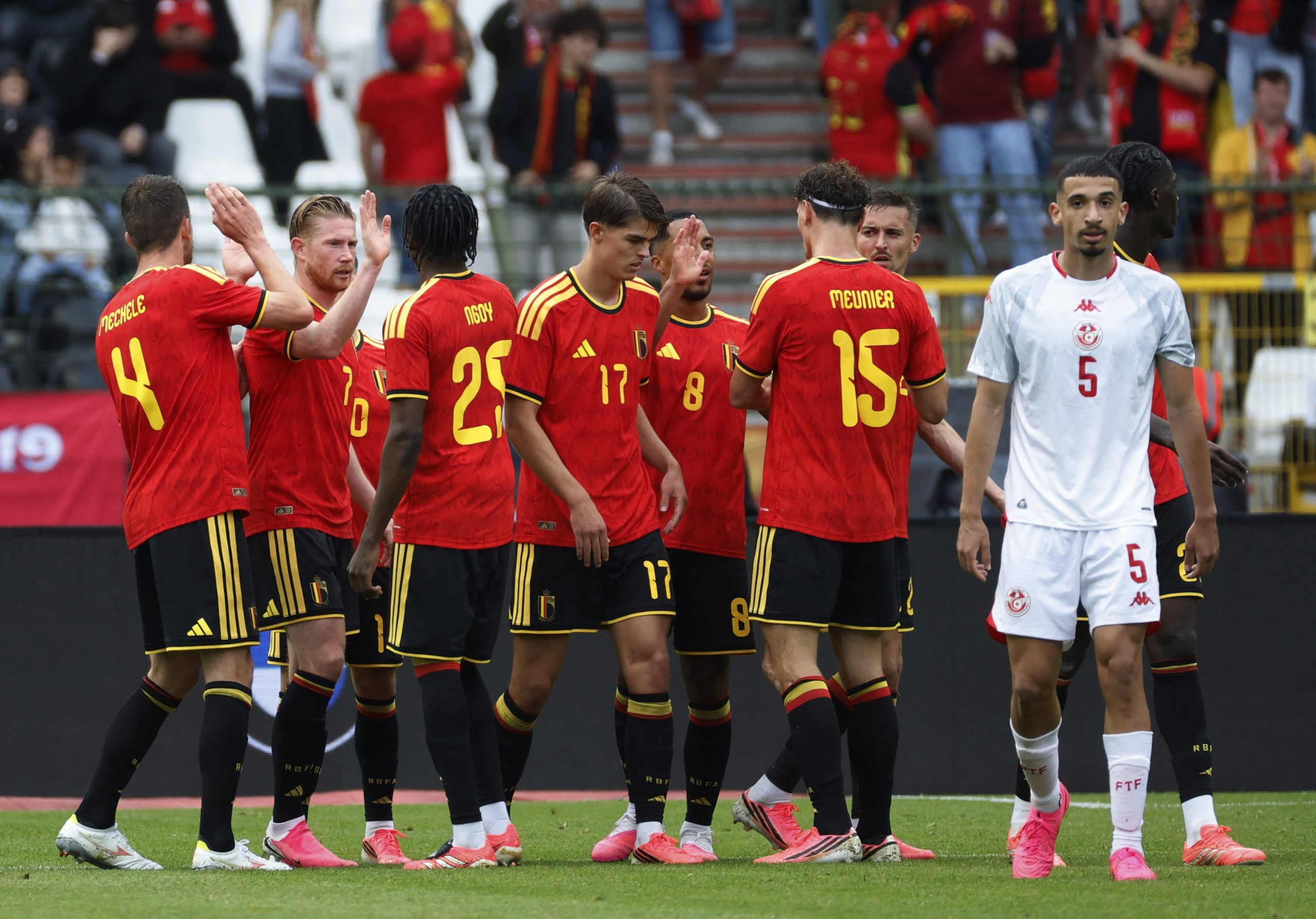 Jogadores da seleção belga de futebol em treinamento