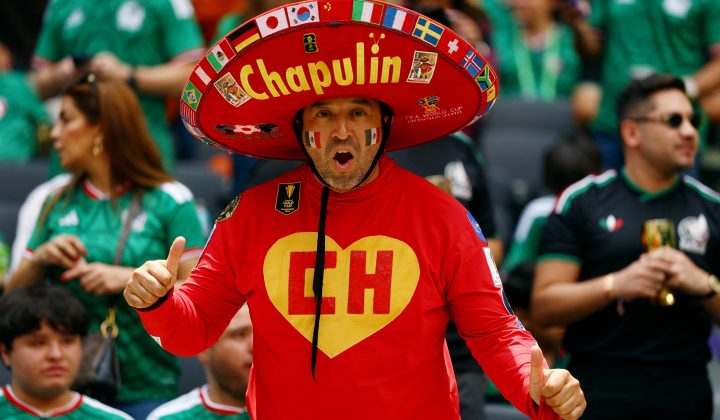 A Copa do Mundo de 2026 finalmente chegou ao Estádio Azteca, na Cidade do México, com uma explosão de cor e paixão. Milhares de torcedores,