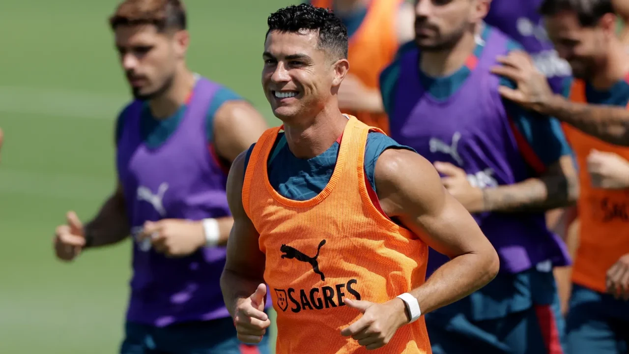 A Copa do Mundo de 2026 trouxe consigo debates sobre o desempenho de seus astros, e Cristiano Ronaldo não ficou imune às críticas. Após a pa