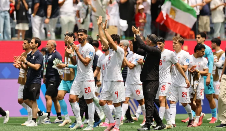 A seleção do Irã, que tem tido uma participação marcada por desafios e polêmicas na Copa do Mundo de 2026, demonstrou sua resiliência e orgu