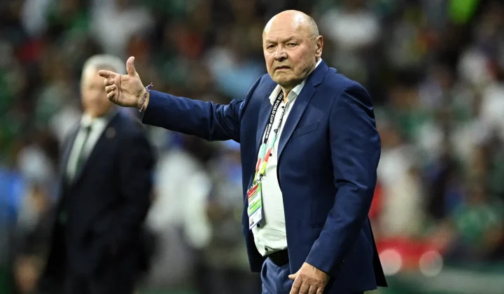 Técnico Tcheco Lamenta Eliminação na Copa e Aponta Necessidade de Jogadores Melhores para 2030