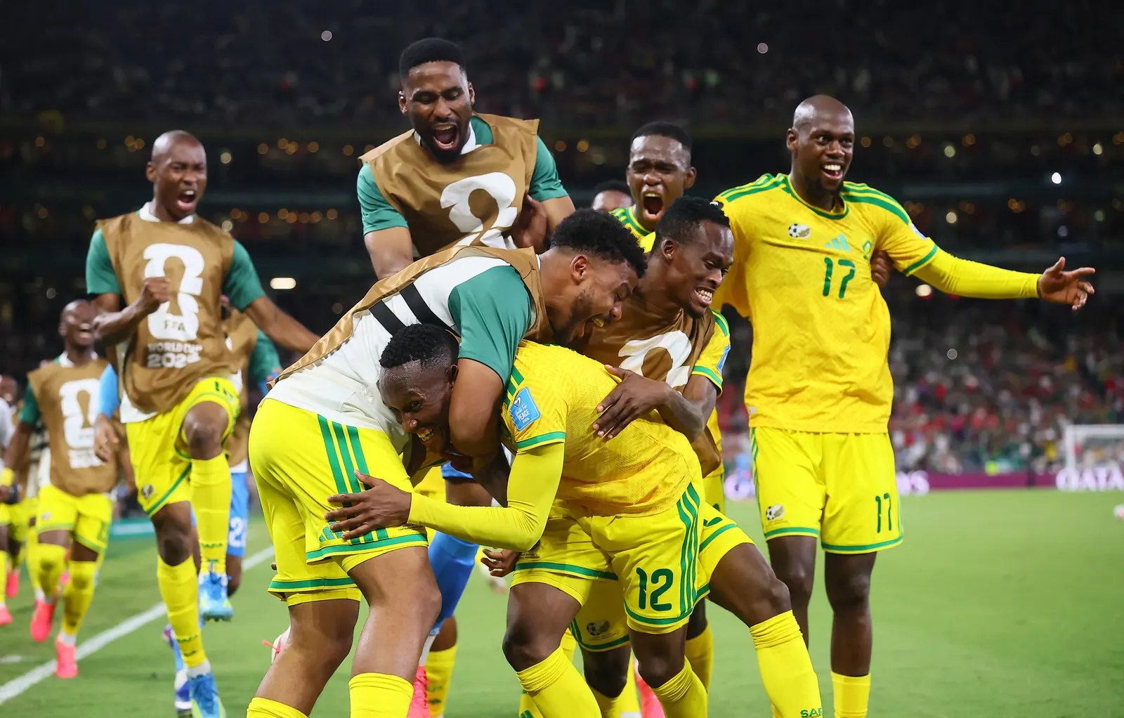 Jogadores da seleção sul-africana comemoram gol em partida da Copa do Mundo 2026.