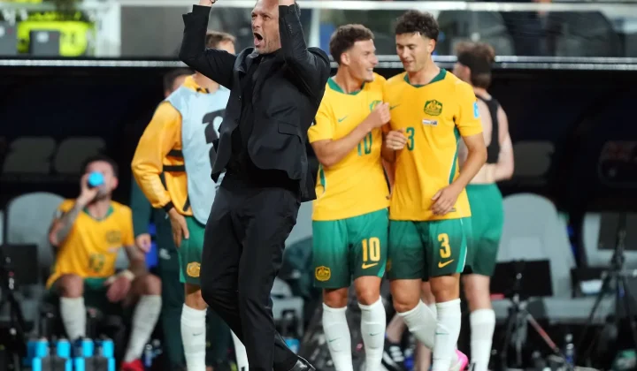 Austrália avança na Copa do Mundo após empate com Paraguai; técnico nega jogo defensivo