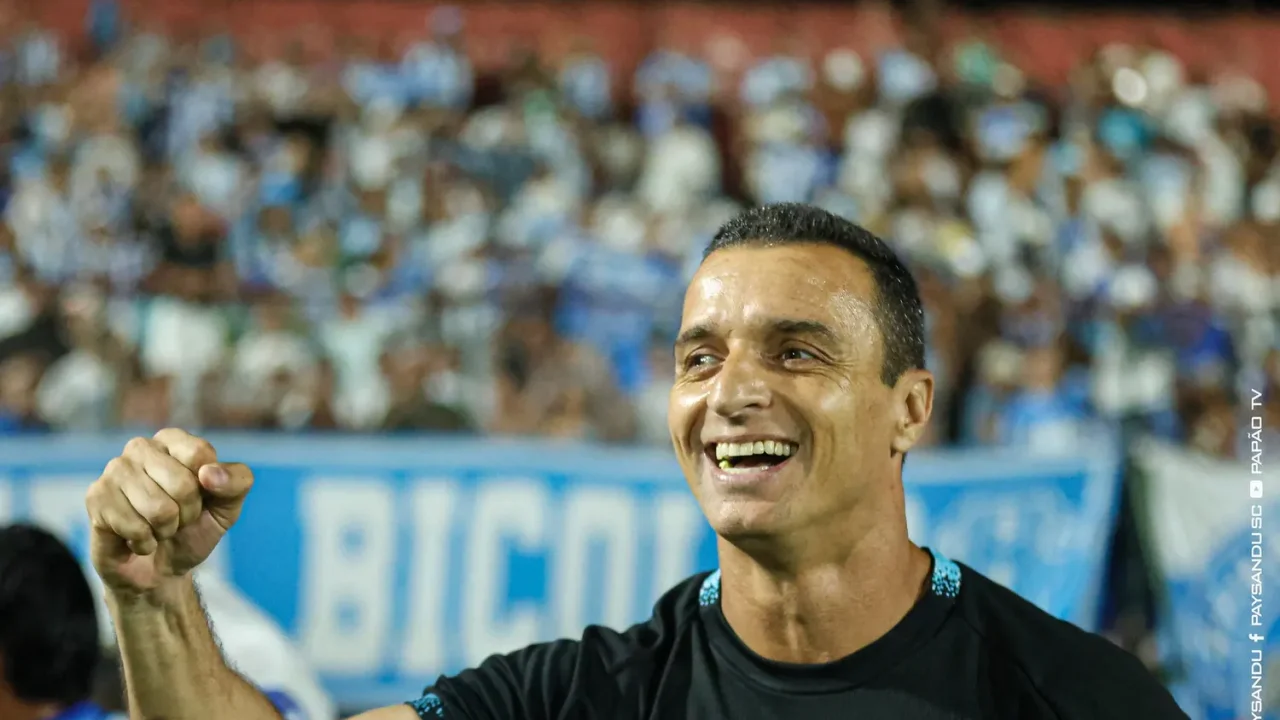 Júnior Rocha elogia volume ofensivo do Paysandu em vitória e define meta de pontos