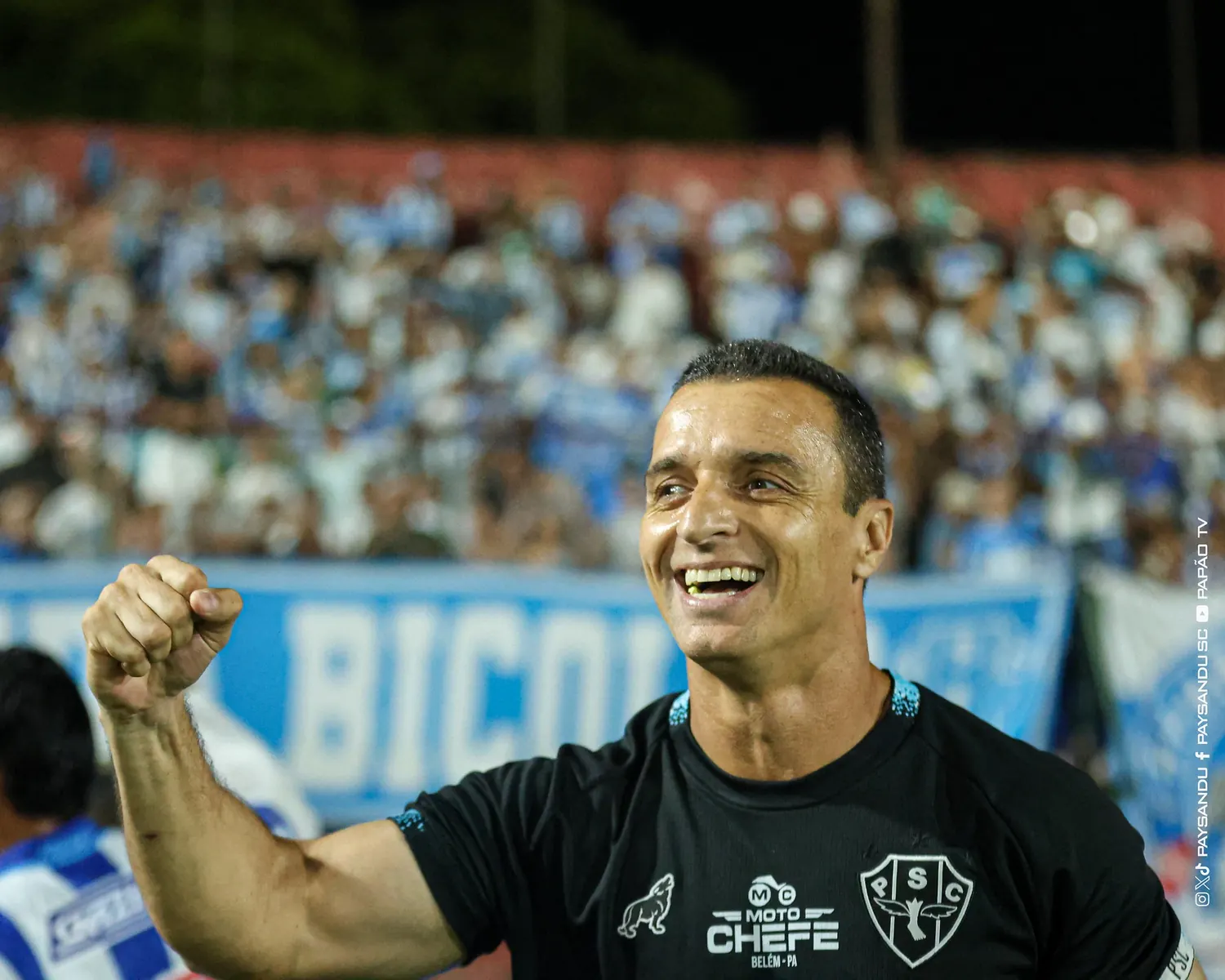 Técnico Júnior Rocha do Paysandu fala com a imprensa.