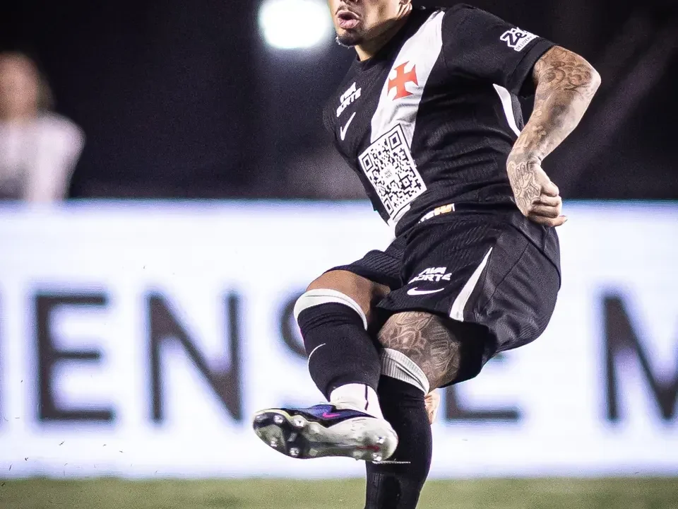O Vasco da Gama definiu a contratação de um zagueiro como uma de suas principais prioridades para a próxima janela de transferências. A busc