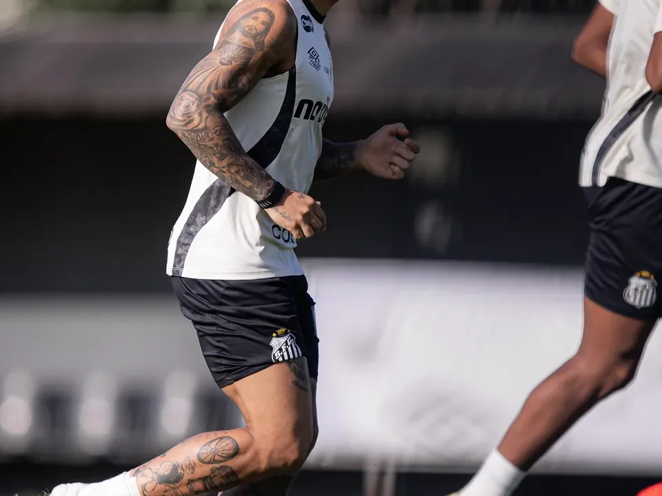 Gabigol iguala marca ofensiva da passagem anterior pelo Santos